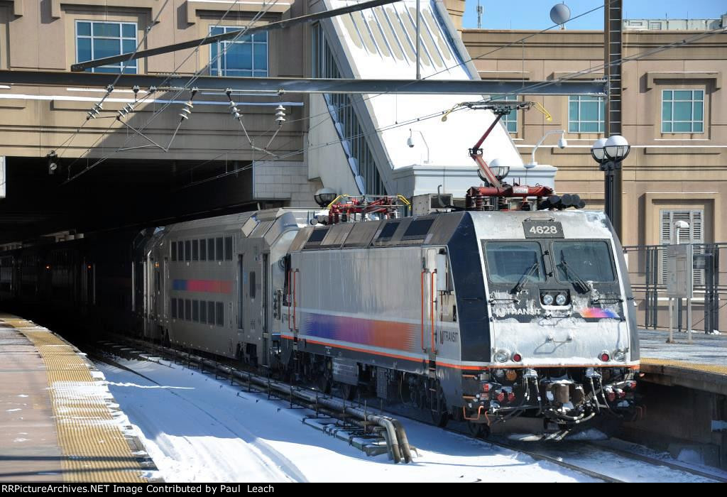 Inbound commuter shoves east into the station